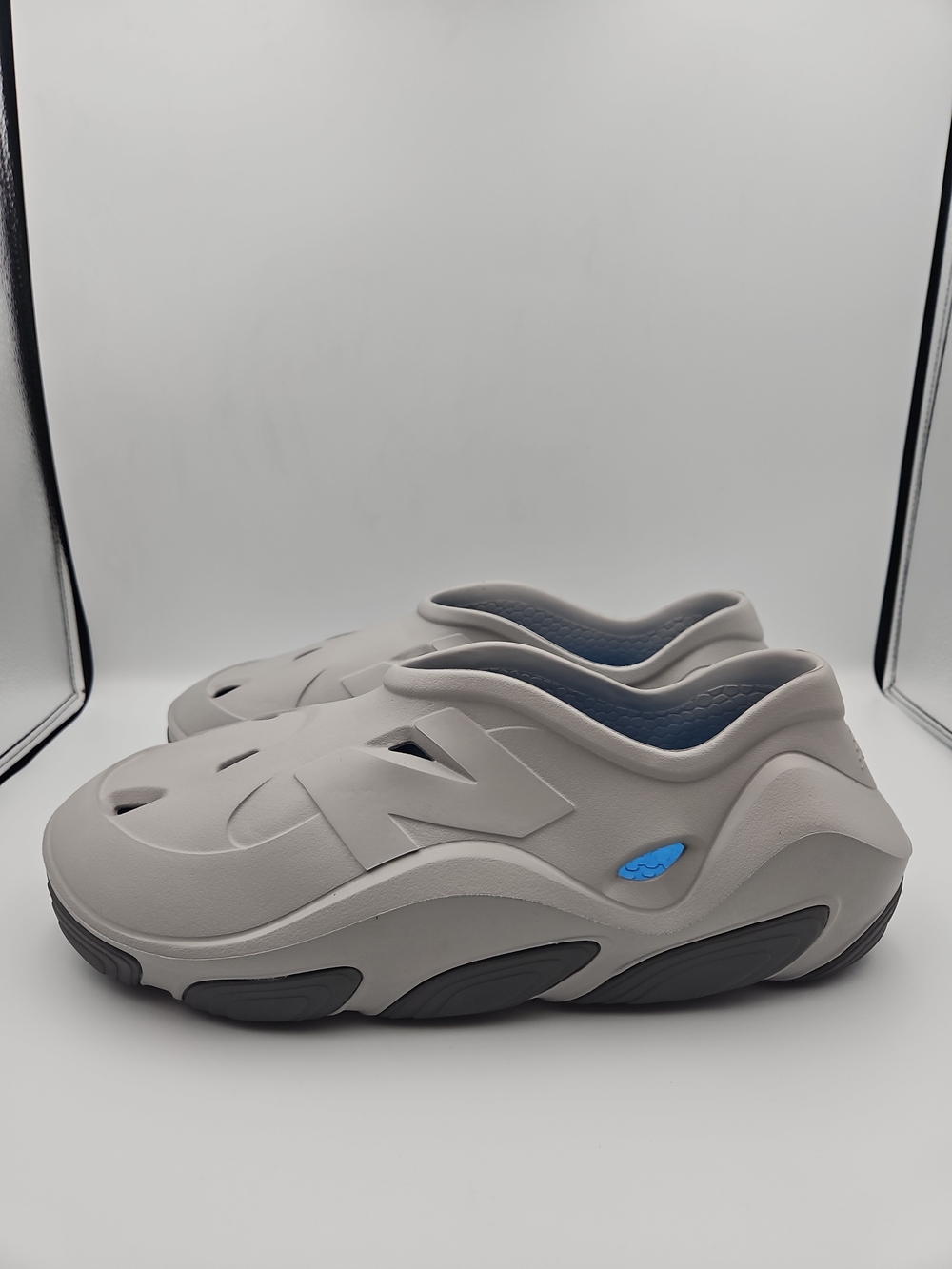 New Balance Men’s Slip-On Foam Clog in Light Gray
